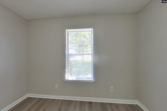 Building Photo - 425 Northshore Ct