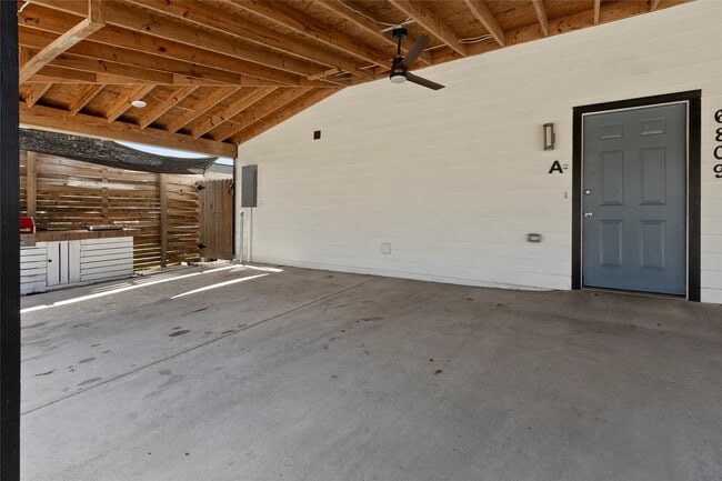 Building Photo - 6809 Glass St