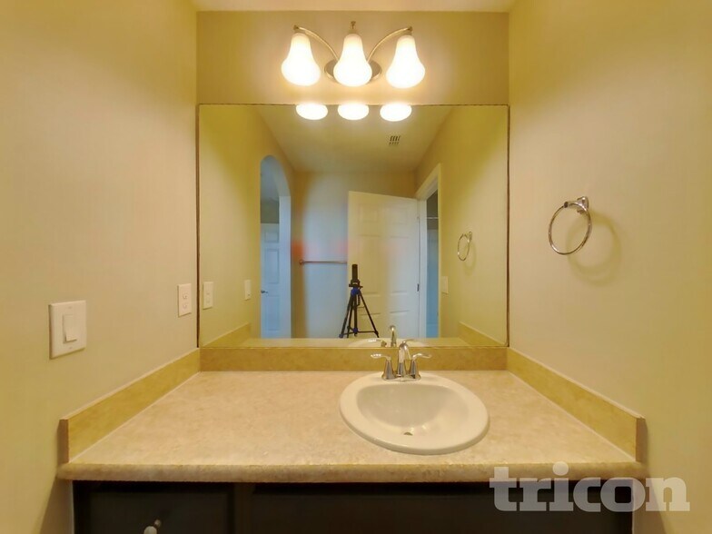 Building Photo - 5095 Brilliance Cir