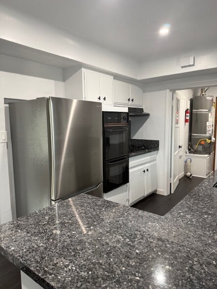 Building Photo - 2903 W 85th St