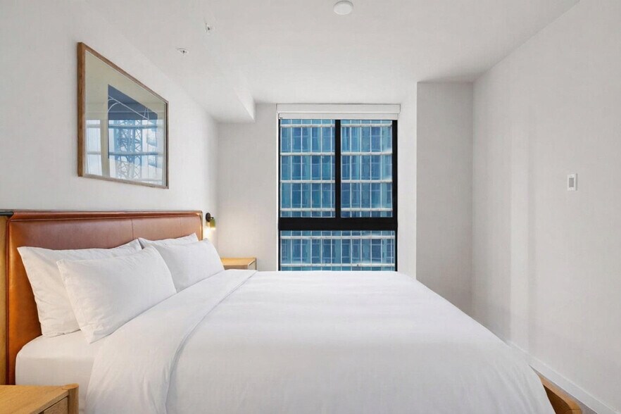 Building Photo - 601 N Miami Ave