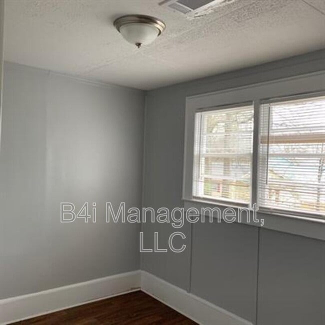 Building Photo - 1123 Drewery Ave