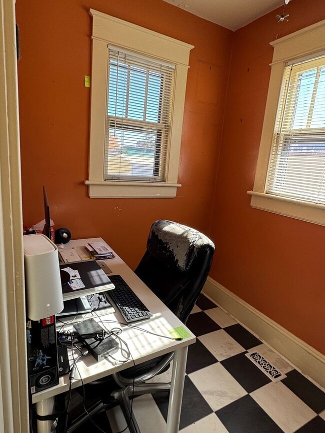 Building Photo - 4 Dixie Trail