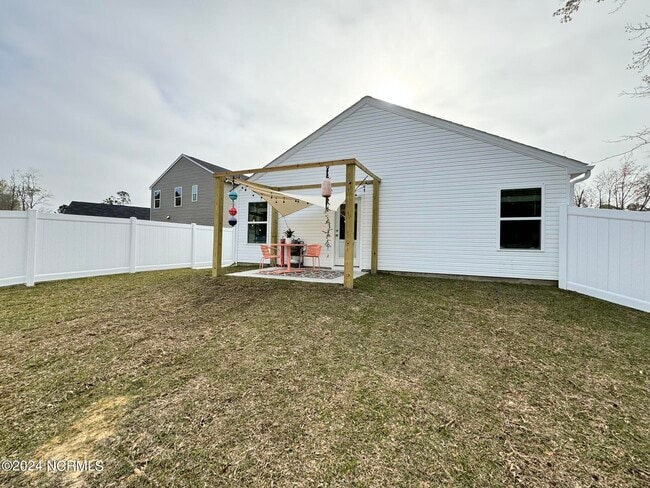 Building Photo - 5275 Meagan Ln NE