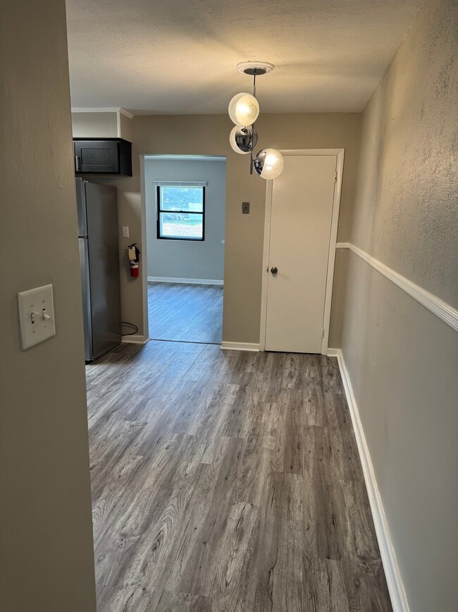 Building Photo - 564 Grand Ave