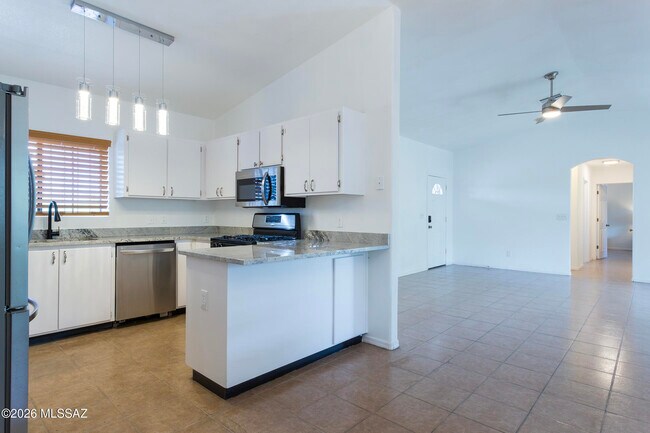 Building Photo - 1081 Paseo Freno