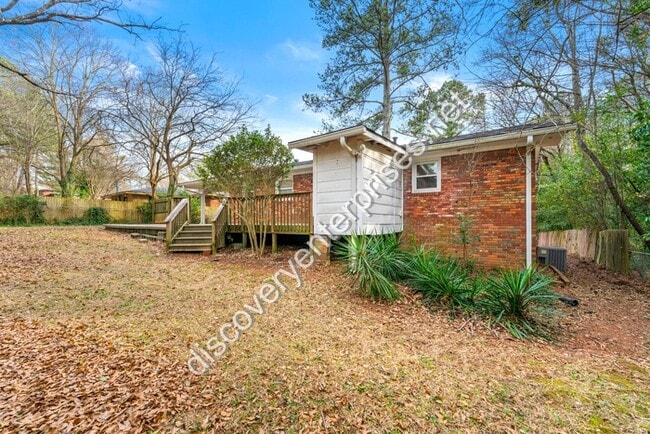 Building Photo - 928 Shieldcrest Way