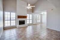 Building Photo - Spacious 2/2.5/2!