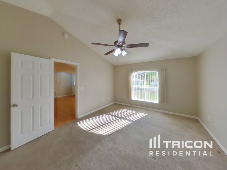 Building Photo - 11357 Pickford St