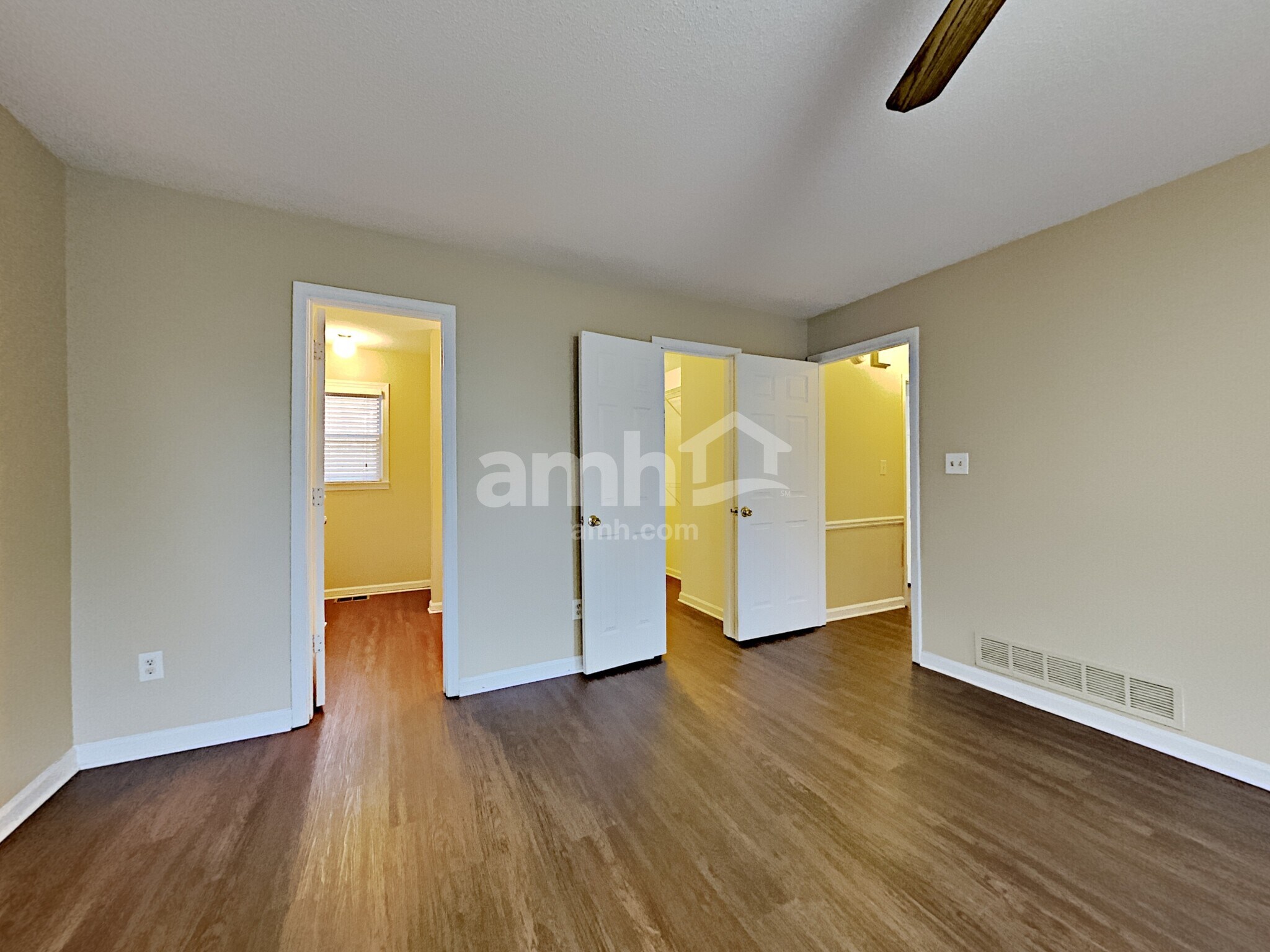 Building Photo - 34 Bell Ct