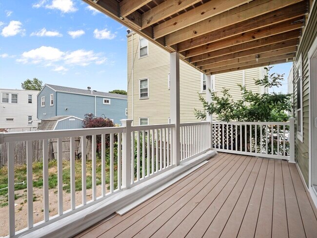 Building Photo - 206 Byron St
