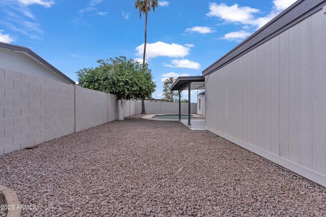 Building Photo - 931 S Toltec