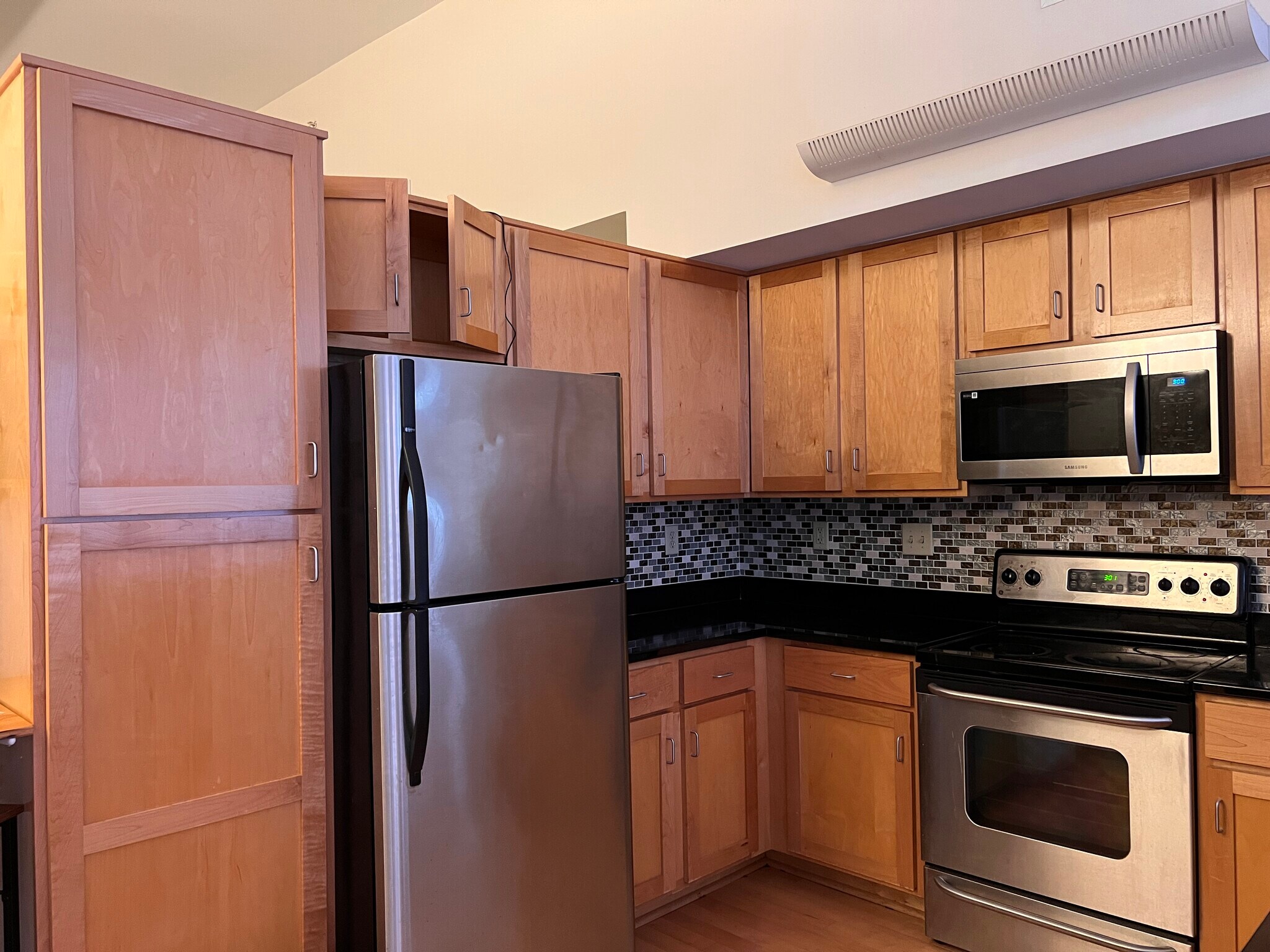 Building Photo - 237 Granby St