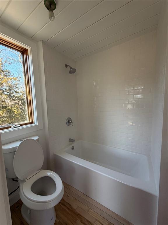 Building Photo - 112 King Phillip St