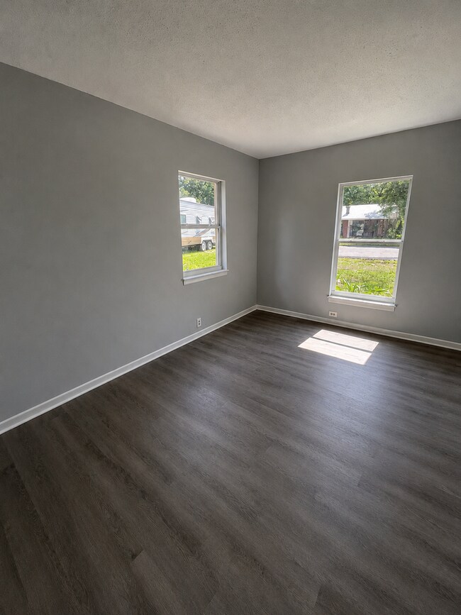 Building Photo - 1BR/1BA Dade City Duplex Near the Withlacoochee River