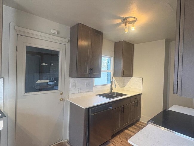 Building Photo - 1141 NW 43rd St