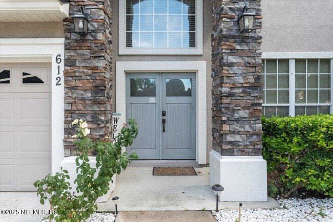 Building Photo - 612 Chestwood Chase Dr