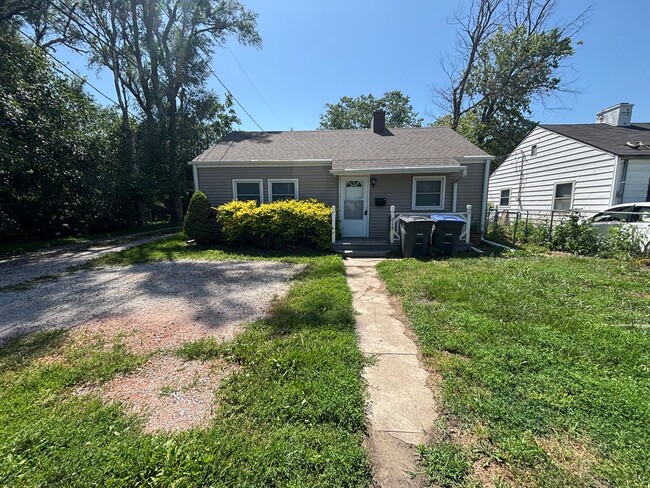 Building Photo - 2 Bedroom / 1 Bath Home in Council Bluffs!