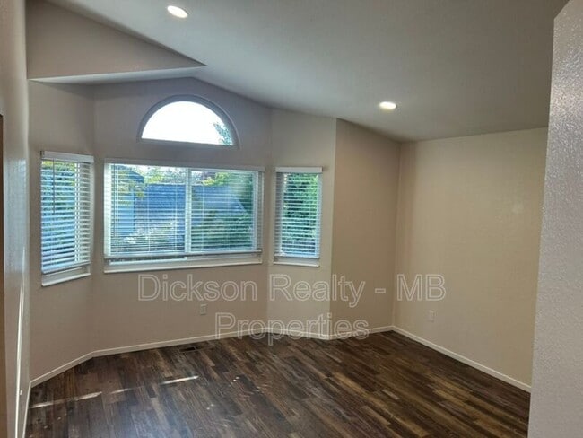 Building Photo - 6164 Greenbrook Dr