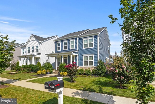 Primary Photo - 1025 Forsythia Ln