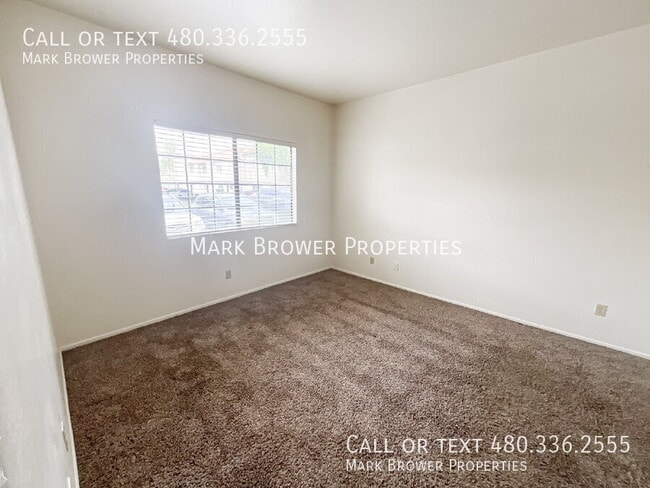 Building Photo - 930 N Mesa Dr