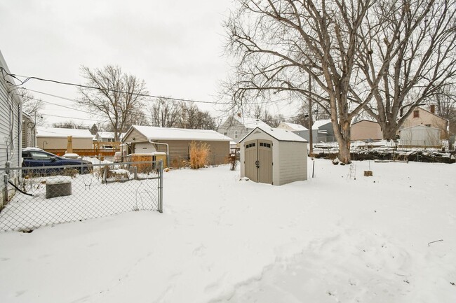 Building Photo - Charming Home in Central Sioux Falls with ...