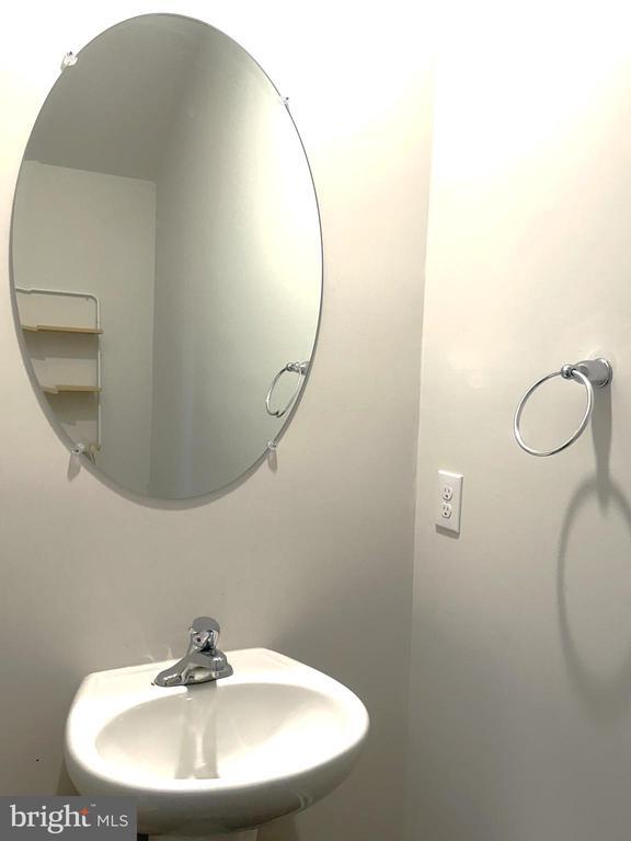 Building Photo - 121 Mazzeo Dr