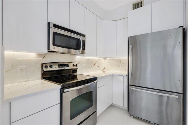 Building Photo - 1803 N Flagler Dr