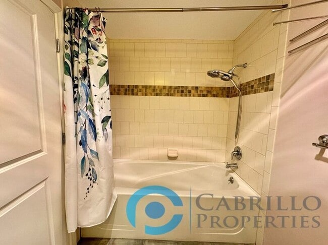 Building Photo - 850 Beech St