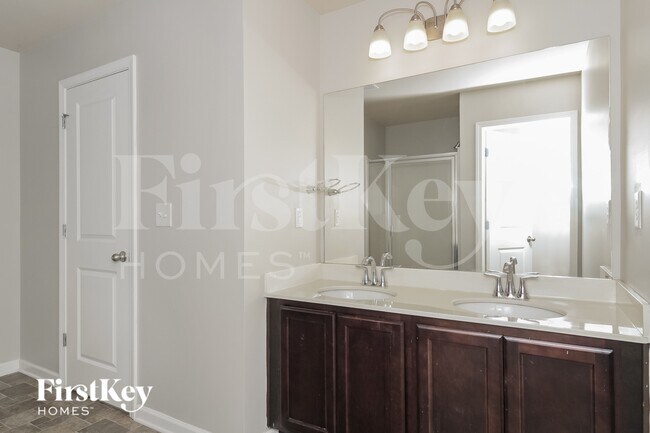 Building Photo - 153 Southwind Cir
