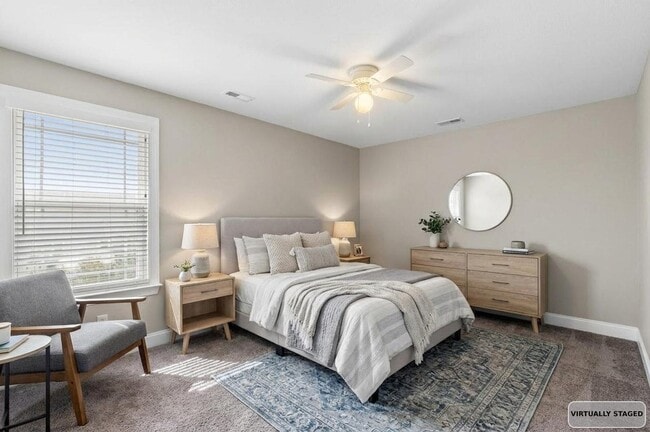 Building Photo - 7458 White Pine Dr