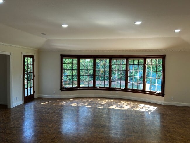 Building Photo - Charming Single-Story 3 bd Home in Coveted South Los Altos - OPEN HOUSE: Sunday, April 19 from 10...