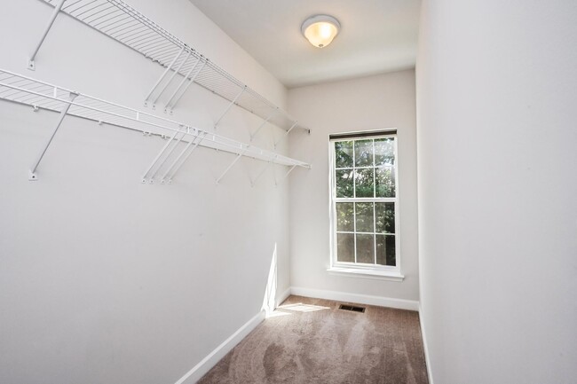 Building Photo - 4388 Fair Lakes Ct
