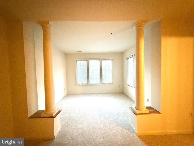 Building Photo - 552 Winding Rose Dr