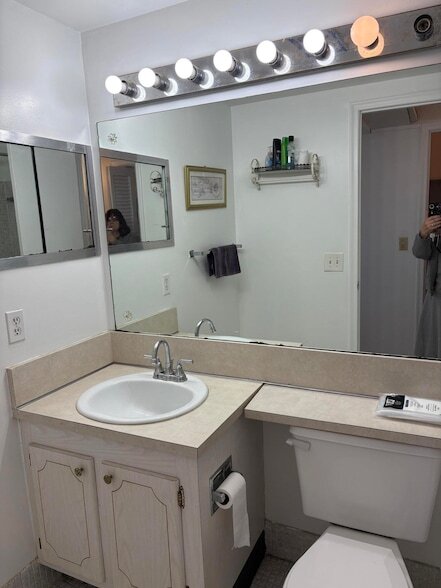 Building Photo - 44 Waltham B