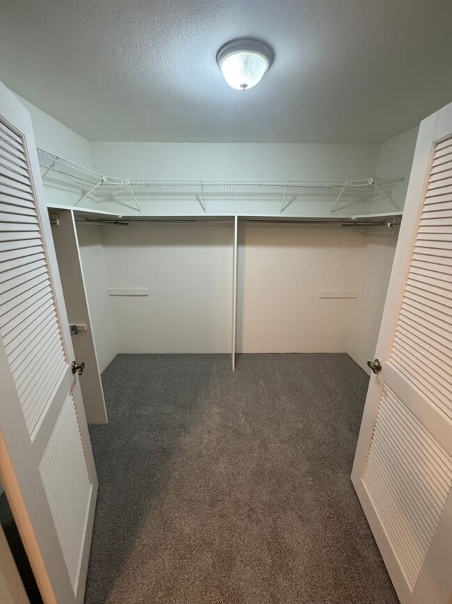 Building Photo - BEAUTIFUL 2 STORY CONDO IN THE CAMPUS COMMONS AREA!