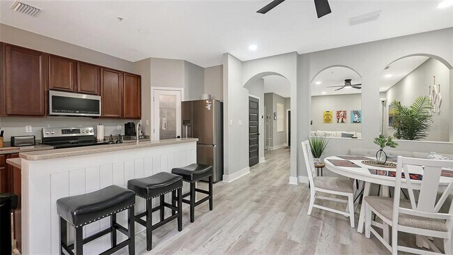 Building Photo - 3827 Parkridge Cir