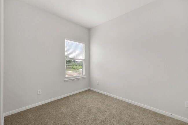 Building Photo - 2619 Randolph Rd