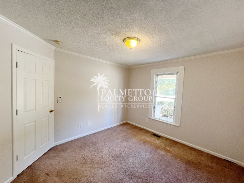 Building Photo - 823 Silver Ave