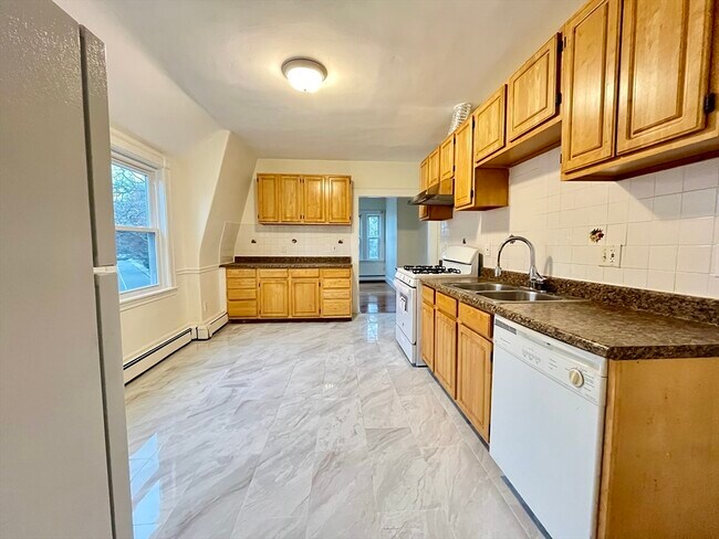 Building Photo - 55 Scammell St