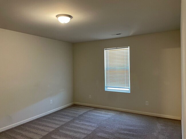 Building Photo - Beautiful 4 bed 3 bath home!