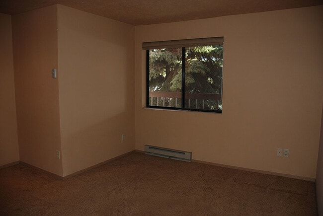 Building Photo - 168 S Coeur d'Alene St