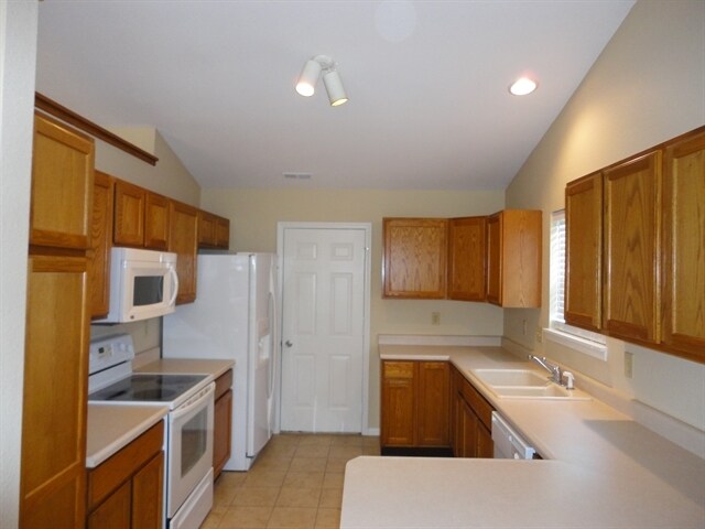 Building Photo - 7215 Kidwell Dr