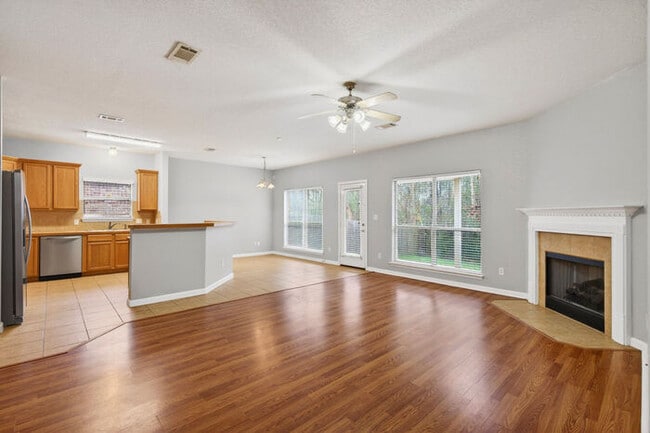 Building Photo - 10277 English Manor Dr