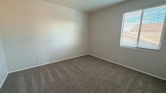 Building Photo - 43658 Caven Dr