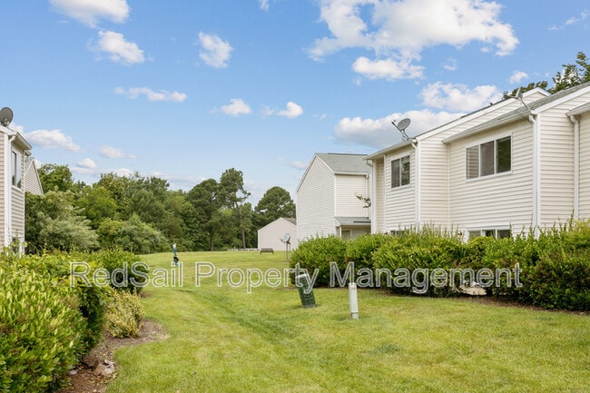 Building Photo - 3823 Staffordshire Ln