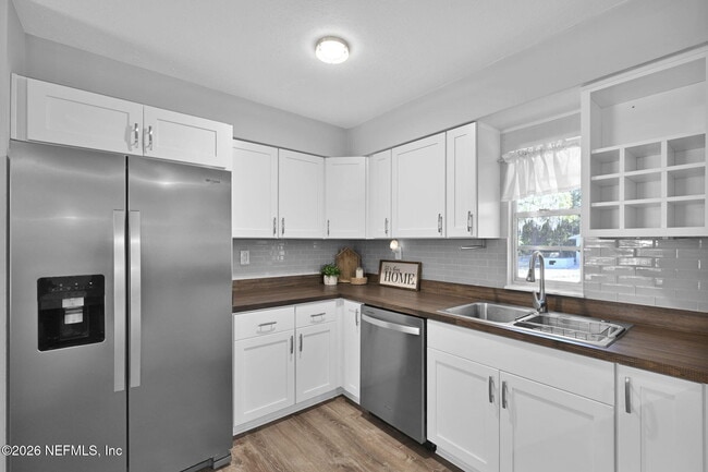 Building Photo - 133 Cll Menendez