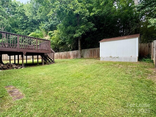 Building Photo - 707 Regency Dr