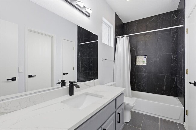 Building Photo - 7510 Lazy Creek Dr