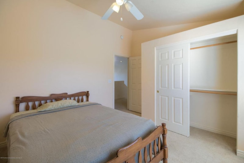 Building Photo - 1504 E Helen Way